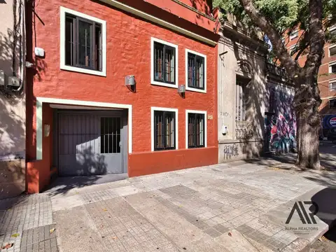 Casa en venta c/ cochera en Cordón
