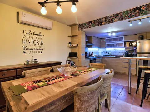 Casa en venta c/ cochera en Cordón