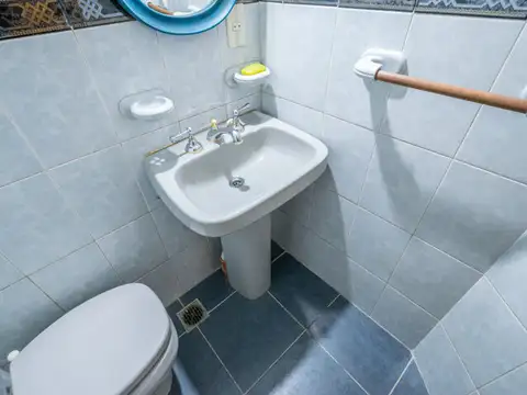 Departamento. 3 Ambientes con Escritorio. Caballito