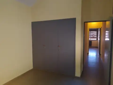 CASA 4 DORMITORIOS PRINGLES Y PERON