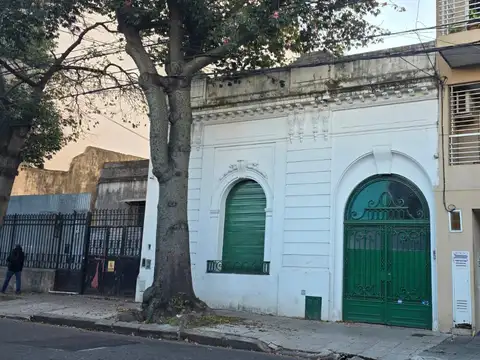 Venta de Terreno 8.66x47.57m en Flores Norte