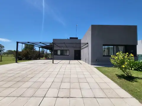 CASA 4 AMBIENTES EN VENTA EN SAN LUCAS