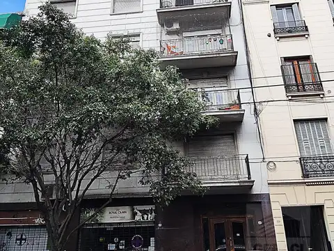 Avenida Hipólito Yrigoyen 3500