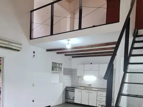 Depto Tipo Casa en Alquiler de 1 dormitorio