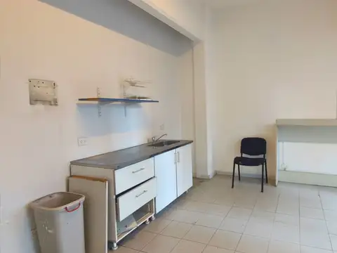 Oficina Monoambiente con 4 baños