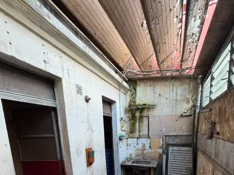 Avenida Rivadavia 8300