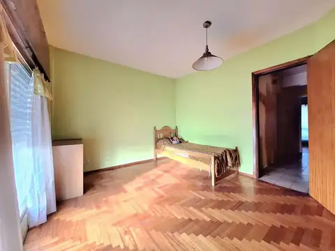 VENTA CASA 4 AMBIENTES RAFAEL CALZADA COCHERA