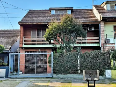VENTA CASA 4 AMBIENTES RAFAEL CALZADA COCHERA