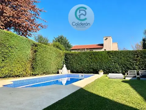 Casa en Alquiler con 3 cocheras