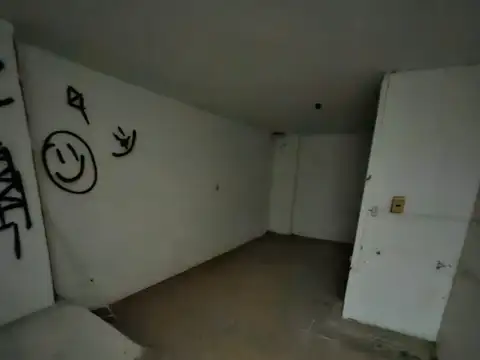 Local en Venta Via Púb.