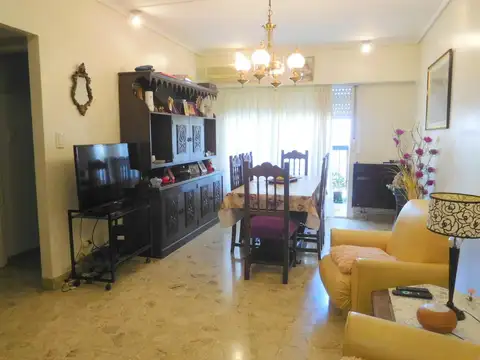 Olavarria  400 , Piso 3