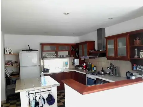 Casa en Alquiler Temporal con 4 cocheras