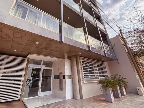 Departamento con cochera y 2 habitaciones en Umberto III