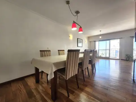 Departamento 6 ambientes con 2 baños