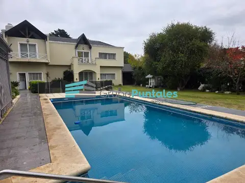 Casa 6 ambientes con 3 baños