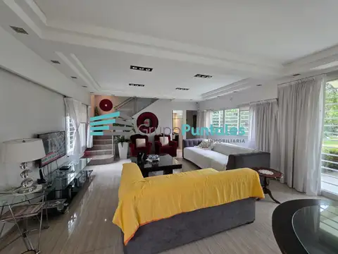 Casa en Barrio Parque El Trébol sobre lote de 20 x 80 metros apta credito