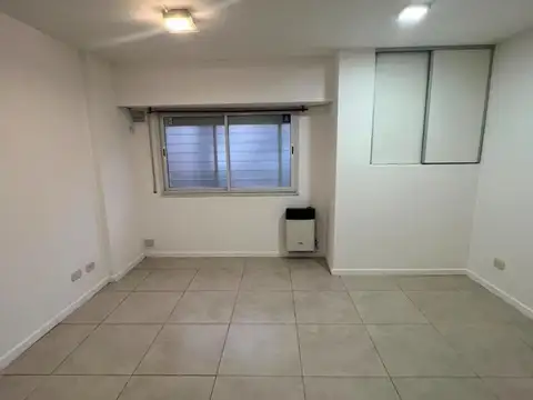 Departamento en Alquiler en Abasto, $ 350.000