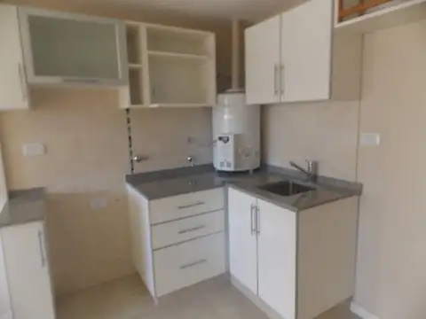Departamento en Alquiler en Abasto, $ 350.000