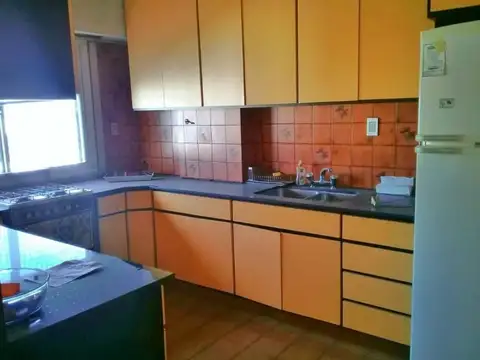 Departamento 4 ambientes con 2 baños