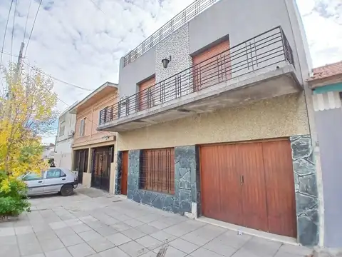 EXCELENTE INMUEBLE(PH) AL FTE.-COCHERA-TERRAZA-BALCÓN-PATIO