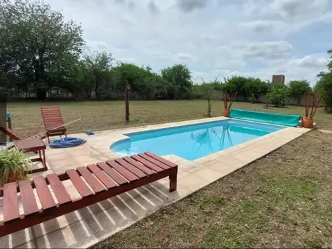 Casa en Venta con 2 cocheras