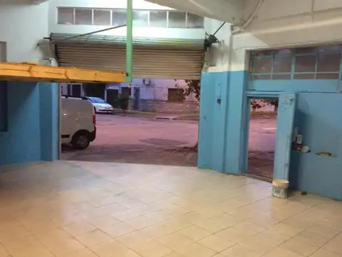 Local en Venta 73 años