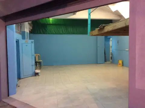 Local en Venta 73 años