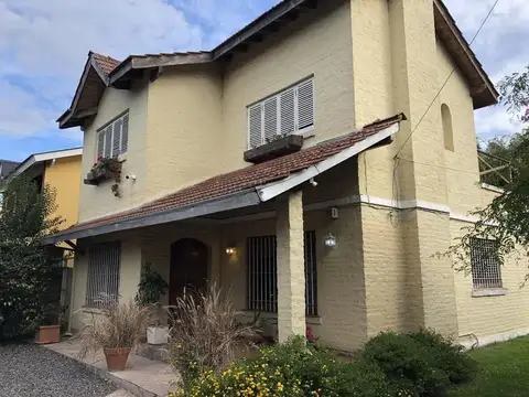 Excelente casa en Los ombues al 300 - Matheu