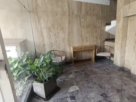 Departamento 3 Ambientes en Alquiler con Balcon y Cocina separada en Martinez Centro 