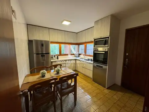 Alquila casa de 3 dormitorios en Brava Punta del Este.