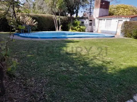 VENTA CASA CON PILETA