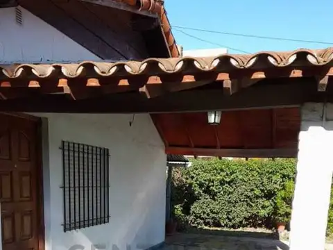 Casa 2 ambientes con 1 baño