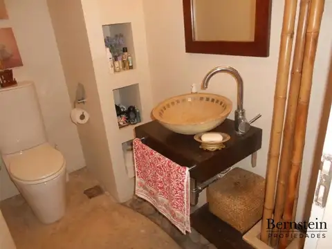Casa 5 ambientes con 4 baños