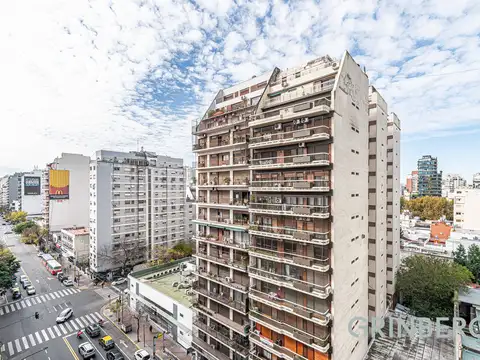 Increible 3 ambientes con dependencia ubicado en un piso alto,Venta!