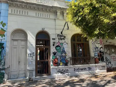 PH en venta - La Plata
