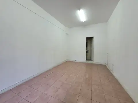 Local en Venta en Parque Chacabuco, USD 46.000