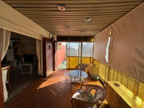 PISO EN VALENTIN GOMEZ AL 3000 - T/AL FRENTE 106 M2 IMPEC GRAN BALCON QUINCHO PARRILLA T/SOL T/EXT