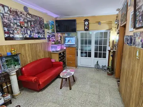 VENTA CASA 4 DORMITORIOS, COCHERA Y QUINCHO
