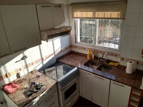 DEPARTAMENTO 4 AMBIENTES CON COCHERA. EDIFICIO CON PARRILLA, SUM Y ESPACIO A CIELO ABIERTO