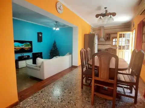 Casa 4 ambientes con 1 baño