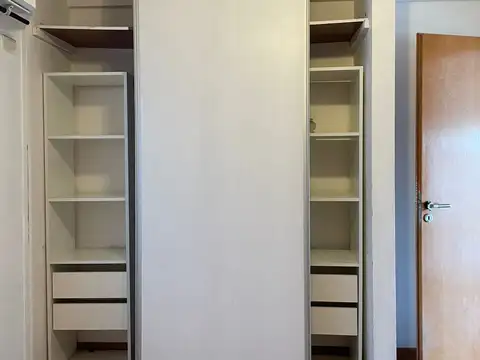 EXCELENTE DEPARTAMENTO DE 2 AMBIENTES EN EL CENTRO DE CASEROS