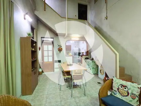 Depto Tipo Casa en Venta 80 años