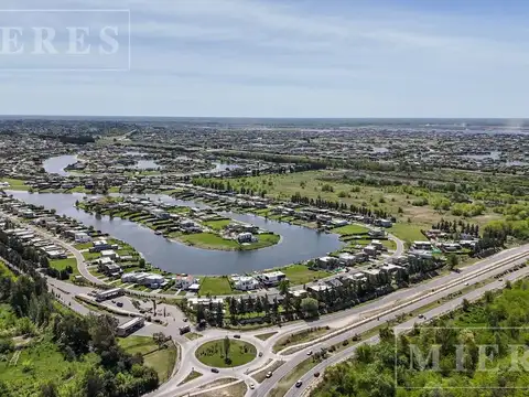Lote a la laguna en venta San matias Area 5
