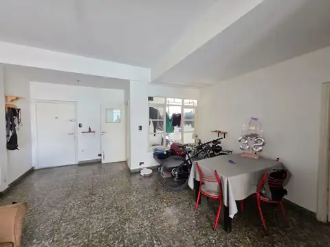VENTA - DEPTO 4 AMB LUMINOSO FLORES - APTO CRÉDITO