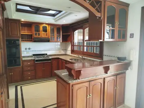 Depto Tipo Casa 4 ambientes con 3 baños