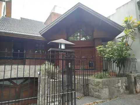 CASA TIPO PH INDEPENDIENTE EN BANFIELD OESTE. SIN EXPENSAS