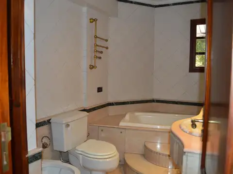 Depto Tipo Casa en Venta con 3 cocheras