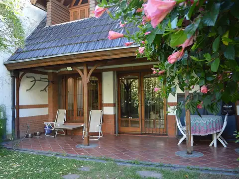 Depto Tipo Casa en Venta en Lomas de Zamora, USD 249.000