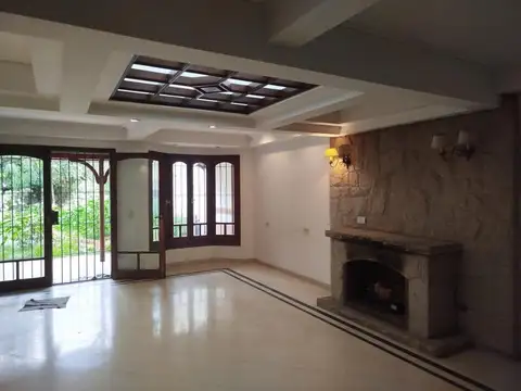 Depto Tipo Casa en Venta en Lomas de Zamora, USD 249.000
