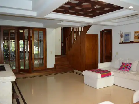 Depto Tipo Casa en Venta en Lomas De Zamora, USD 270.000